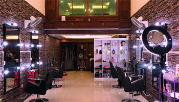 Beauty Parlour Interior Designer in Danapur